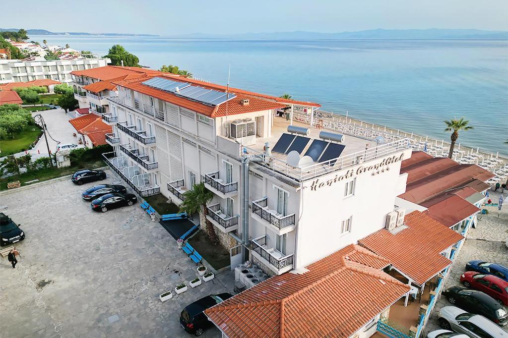 Hanioti Grandotel Exterior photo